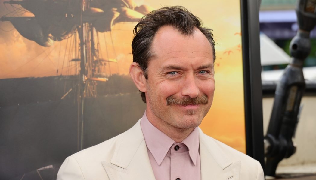 Jude Law wore perfume smelling of "blood, fecal matter, and sweat" while playing Henry VIII