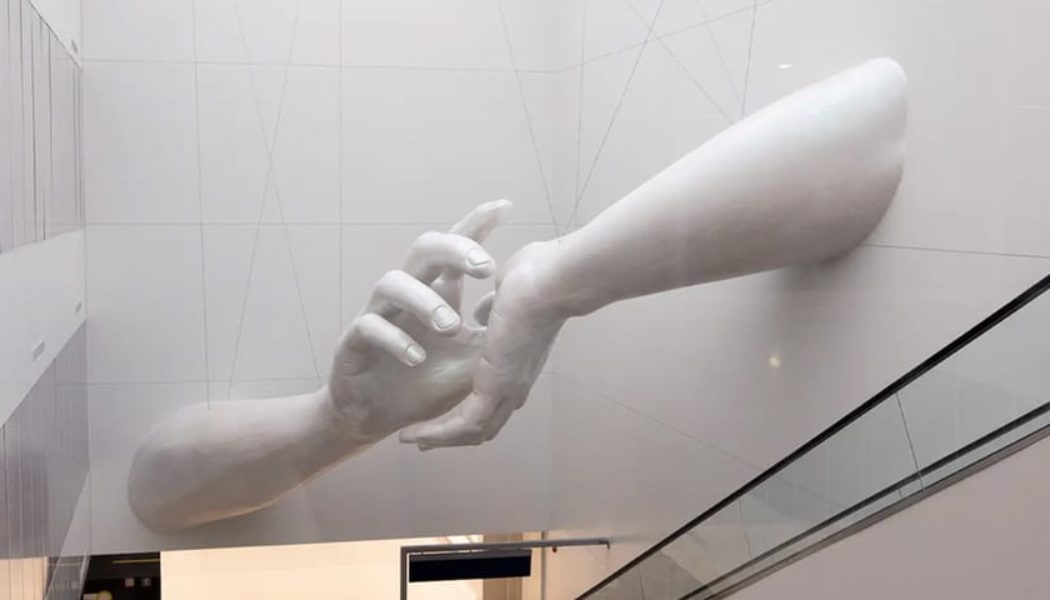 Large-Scale 'REACH' Sculpture Installed at O'Hare International Airport