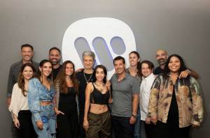 Maria Becerra signs with Warner Music Latina.