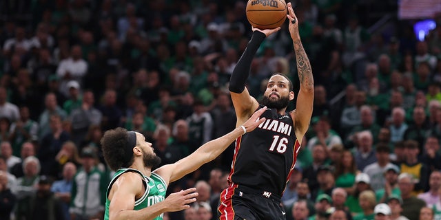 Caleb Martin attempts three