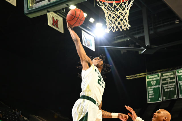 Eastern Michigan's Emoni Bates goes in for a dunk against Ball State on Feb. 25, 2023. (Steven King/Icon Sportswire via Getty Images)