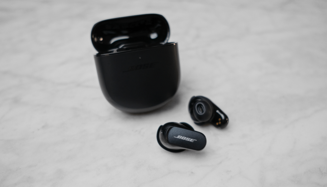 8 of the Best Wireless Earphones Available Now