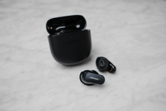 8 of the Best Wireless Earphones Available Now