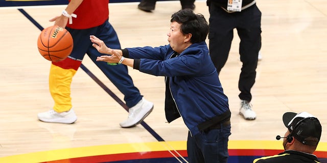 Ken Jeong shoots