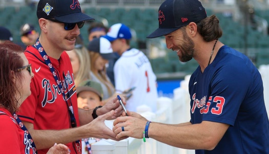 Braves designate Charlie Culberson for assignment before dad was set to throw out first pitch