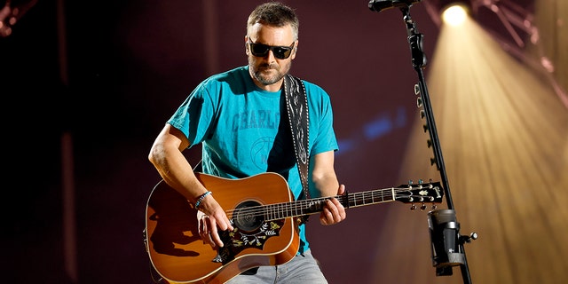 Eric Church wears blue shirt at CMAFest