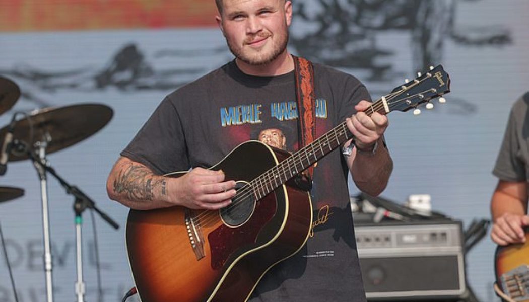 Country music star Zach Bryan kicks woman out for grabbing guitar