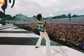 Harry Styles stuns fans at Slane