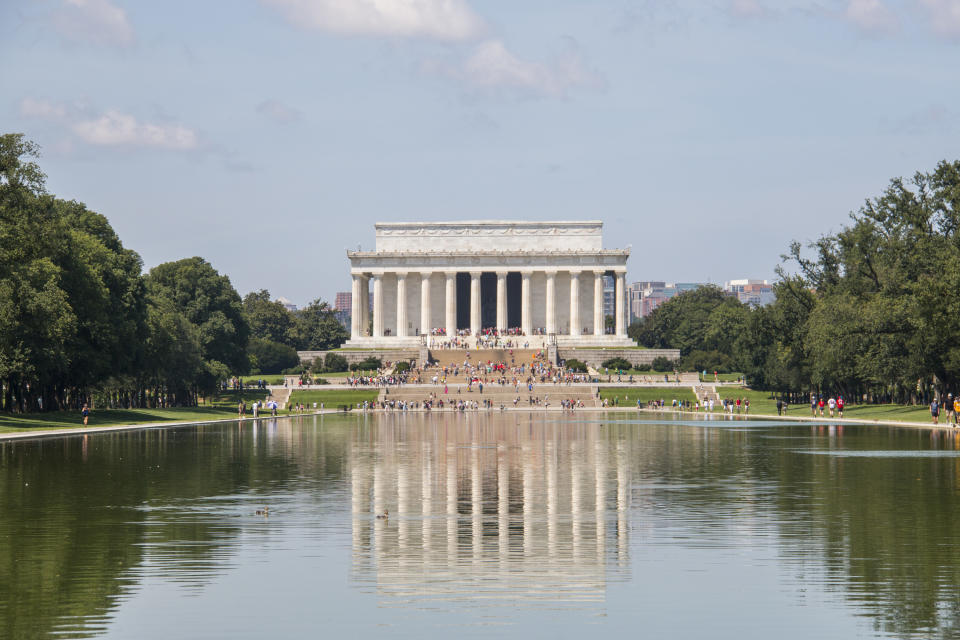 lincoln memorial on a sunny summer day