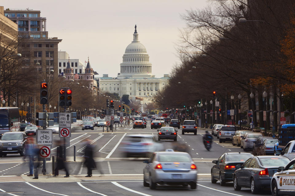 street leading up to the US capitol building