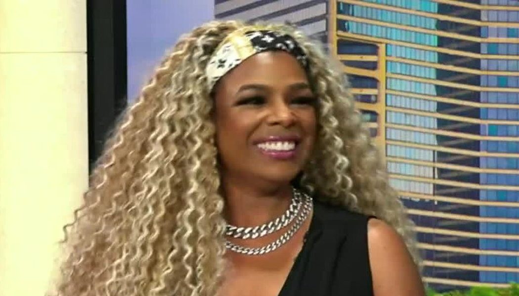 Singer Syleena Johnson discusses African American music, upcoming tour