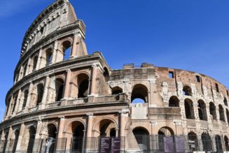 Tourist Vandalizes Wall of Roman Colosseum