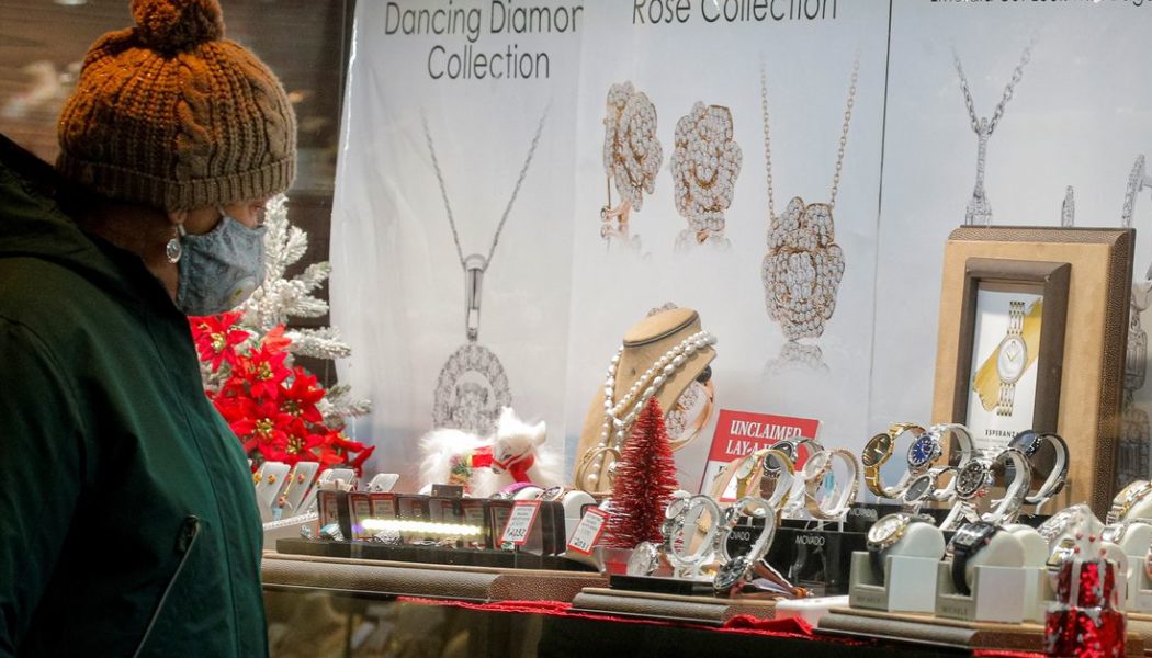 U.S. 'aspirational' shoppers are spending less on fashion, jewelry