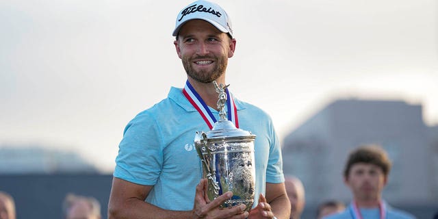 Wyndham Clark and the trophy