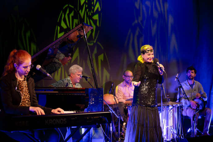 Mosenzon's trio at Beit Avi Chai, featuring renowned Moroccan singer Raymonde el Bidaouia Credit: Nikolai Busygin / Courtesy Bet Avi Chai)