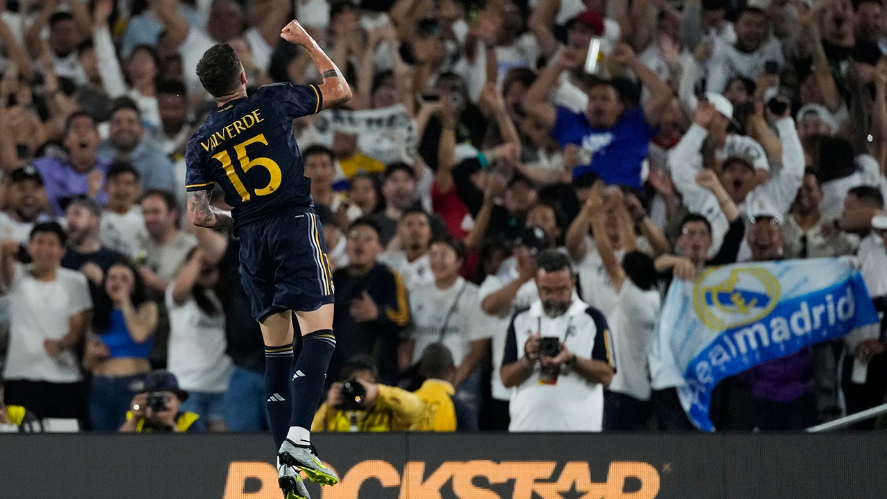 Frederico Valverde celebrates