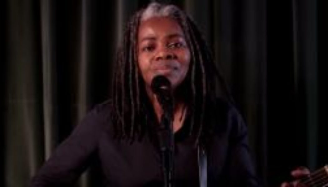 'Fast Car' remake helps Tracy Chapman make country music history | CNN