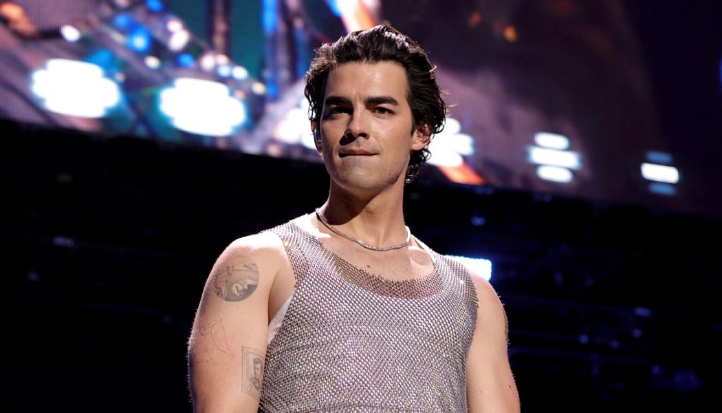 Joe Jonas admits to shitting himself on stage