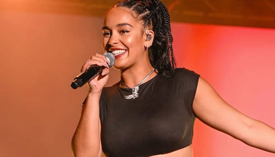 Jorja Smith Releases “Little Things x Gypsy Woman” Remix