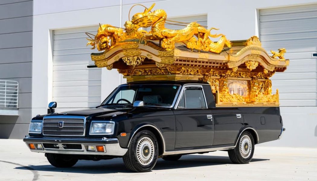 Miyagata-Style Toyota Century Hearse Surfaces at US Auction