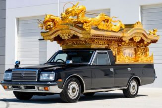 Miyagata-Style Toyota Century Hearse Surfaces at US Auction