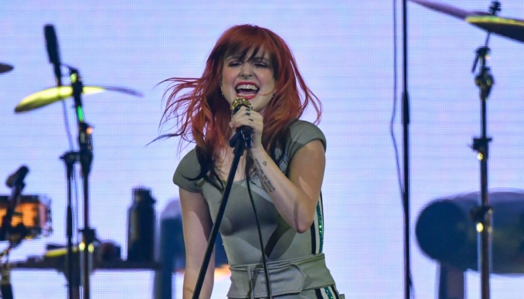 Paramore postpone tour dates due to illness