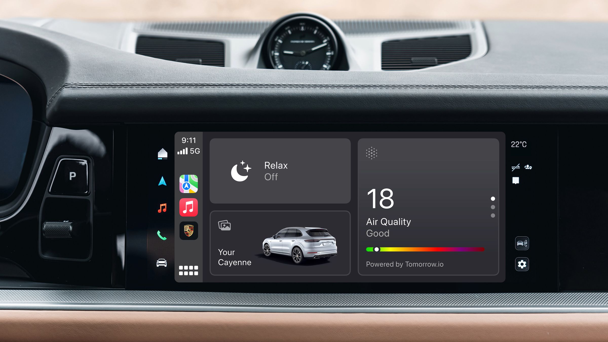 CarPlay on the infotainment screen with focus mode button, air quality widget