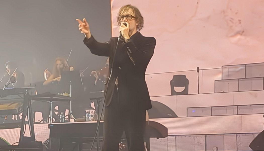 Pulp debut unreleased song "Hymn of the North" at hometown show: Watch