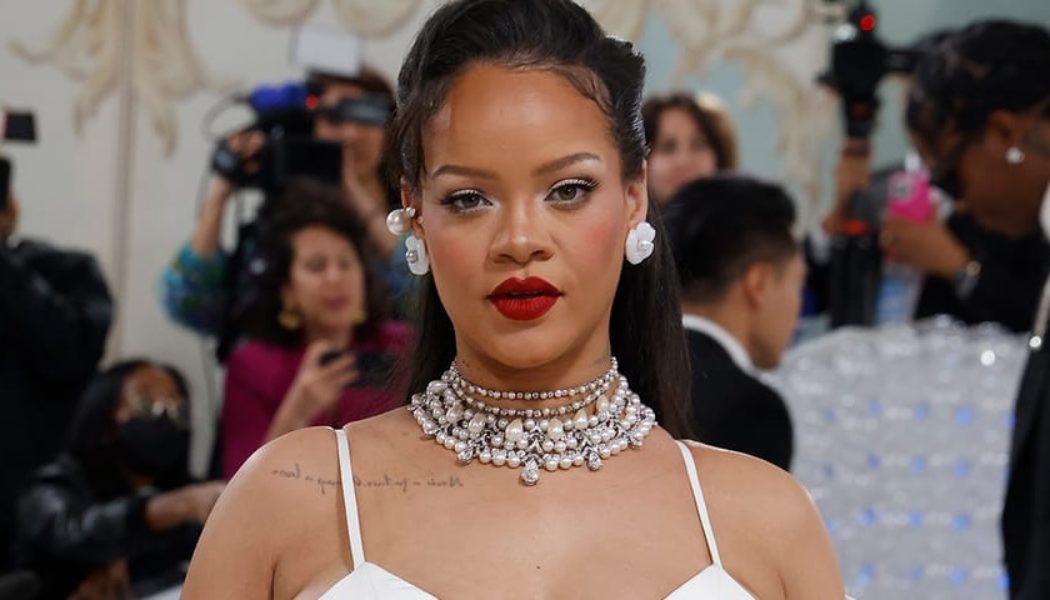 Rihanna Becomes First Female Artist To Have 10 Songs With One Billion Spotify Streams