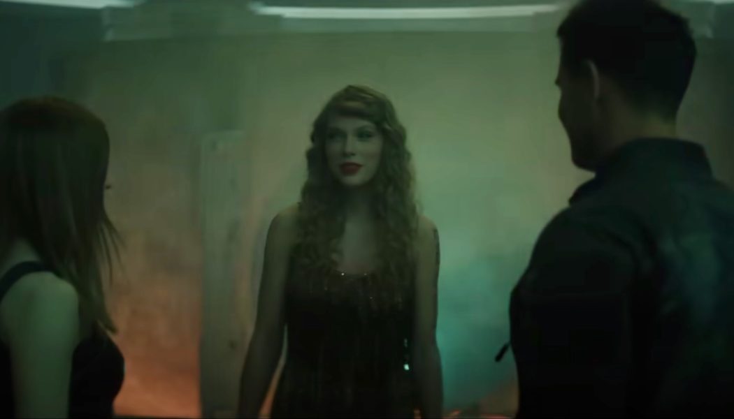 Taylor Lautner breaks Taylor Swift out of a vault in video for "I Can See You (Taylor's Version)"