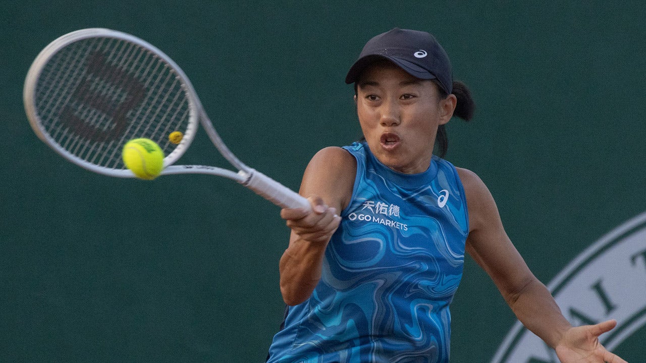 Zhang Shuai forehand