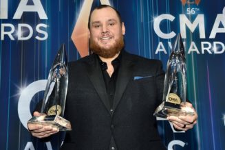 Tracy Chapman's 'Fast Car' is topping charts thanks to Luke Combs: 'Honored to be there'