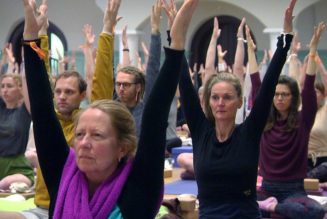 Von Atmung bis Stellungen: Yoga-Kongress in Leipzig | MDR.DE