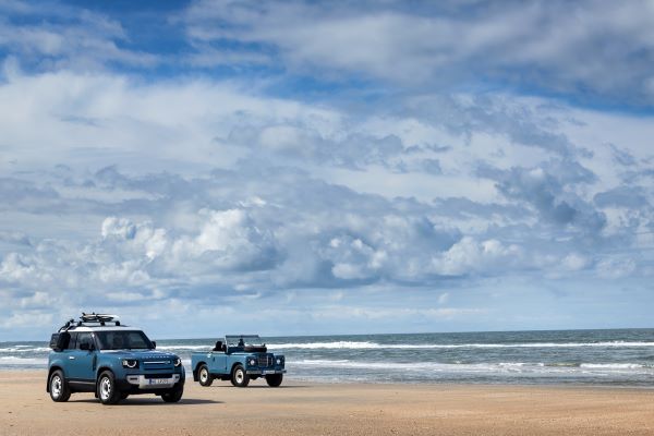 Defender 90 D250 AWD Marine Blue Edition