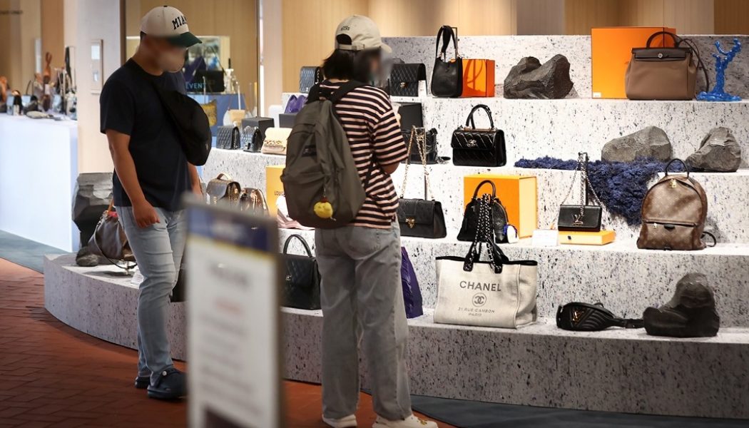 Gucci cedes throne to Chanel in Korean used luxury market - KED Global