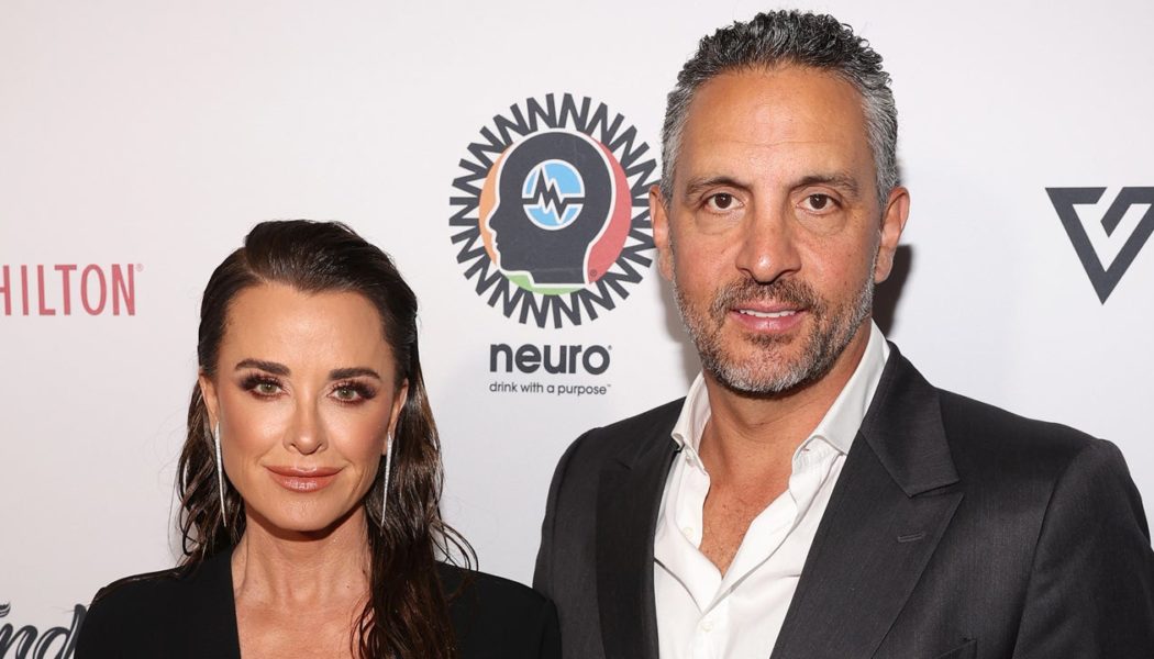 Kyle Richards' Husband Mauricio Umansky Reacts to Her Music Video