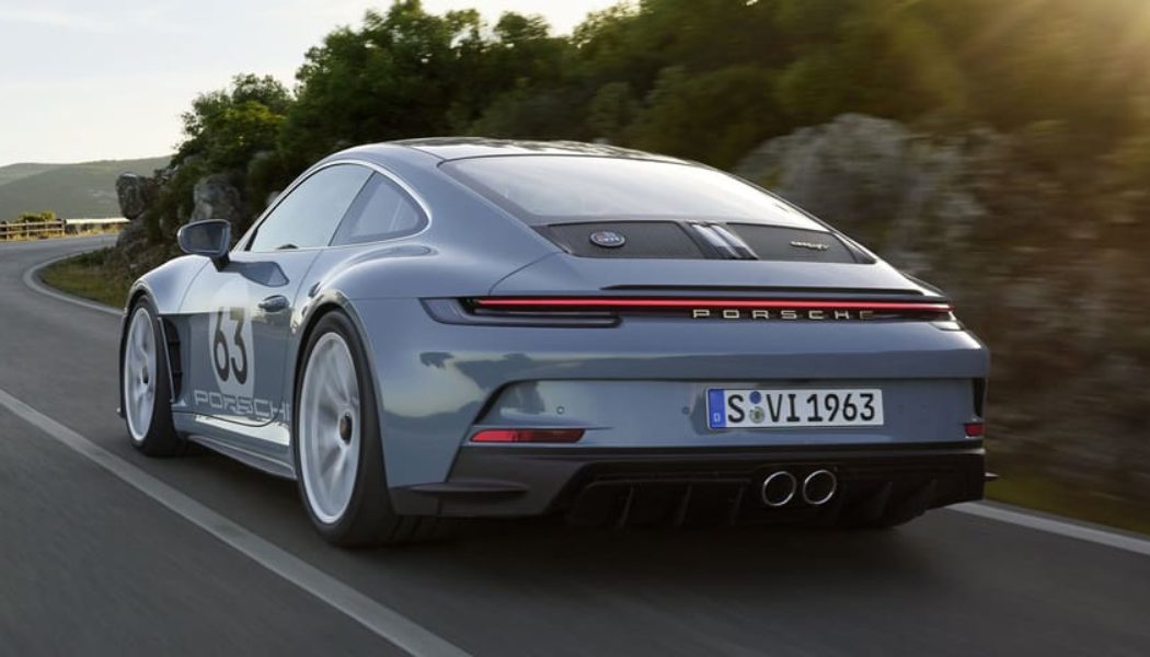 Porsche Reveals 2024 911 S/T