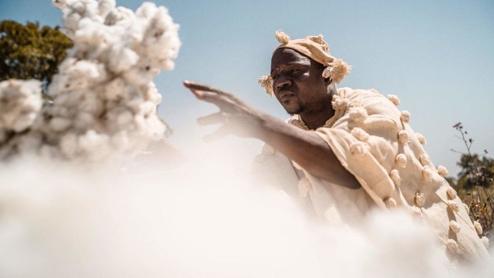 Mahamadou Konaté, owner and cotton-grower, sorting on one of his cotton depots, not far from Kita, on January 17, 2022. With the closure of the borders imposed by the Economic Community of West African States (ECOWAS), the export of cotton, one of Mali's main source of income, is becoming more complicated