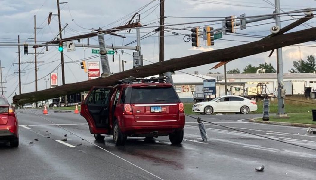 Storms in Eastern U.S. Knock Out Power for Thousands, Disrupt Air Travel