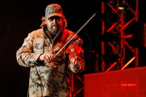 NASHVILLE, TN - DECEMBER 31: Hank Williams, Jr. performs at the Fifth annual New Year's Eve Bash on Broadway on December 31, 2013 in Nashville, Tennessee. (Photo by Terry Wyatt/Getty Images)