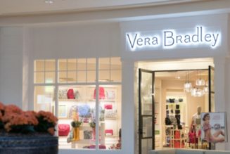 Will Vera Bradley earnings follow luxury brands to outperform?