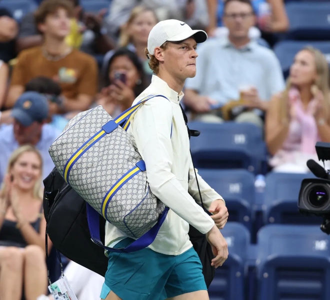 Jannik Sinner at the 2023 US Open with his custom Gucci duffle. Photo: Antoine Couvercelle