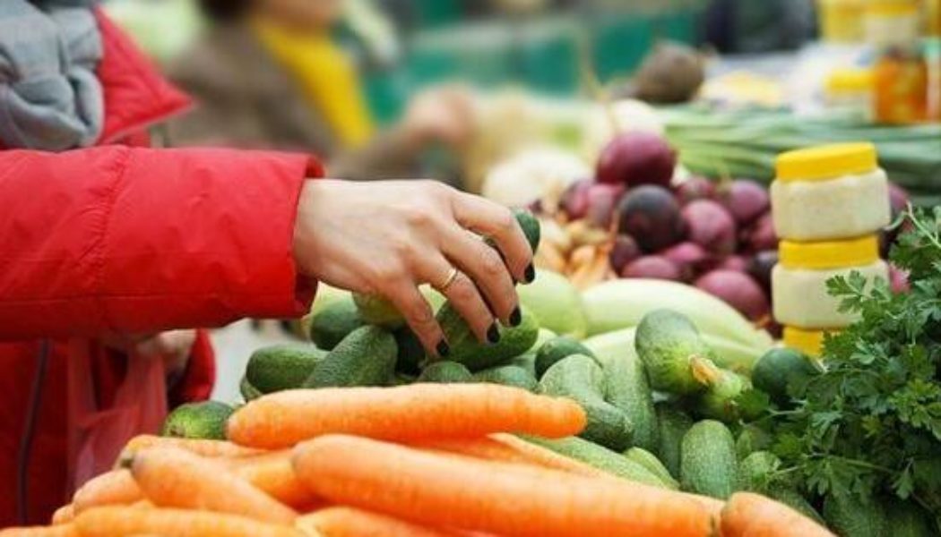 Healthy Eating Doesn't Have to Be Expensive. An Expert Offers Tips