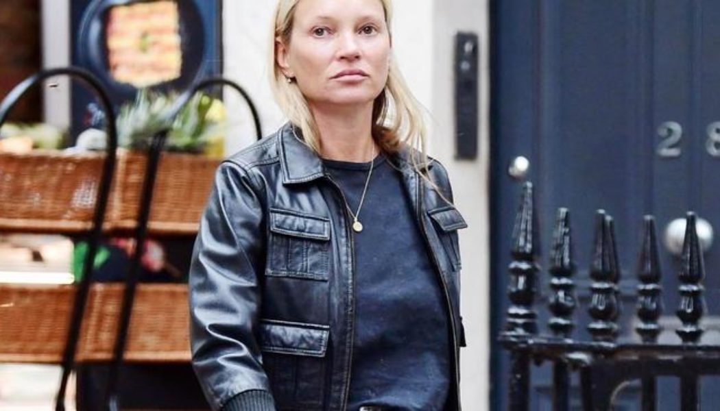 Kate Moss's Simple Jeans-and-Flats Pairing Is All Over Our Autumn Mood Board