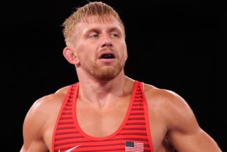 Kyle Dake takes silver at wrestling worlds; Snyder, Sadulayev stunned