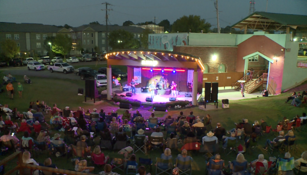 Music draws crowds as summer concert series at The Amp wraps up - WBBJ TV