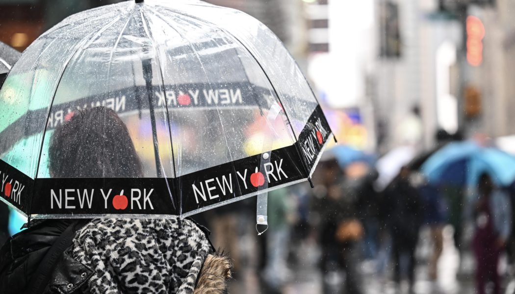 NYC issues travel advisory thru Saturday, multiple subway suspensions and delays reported