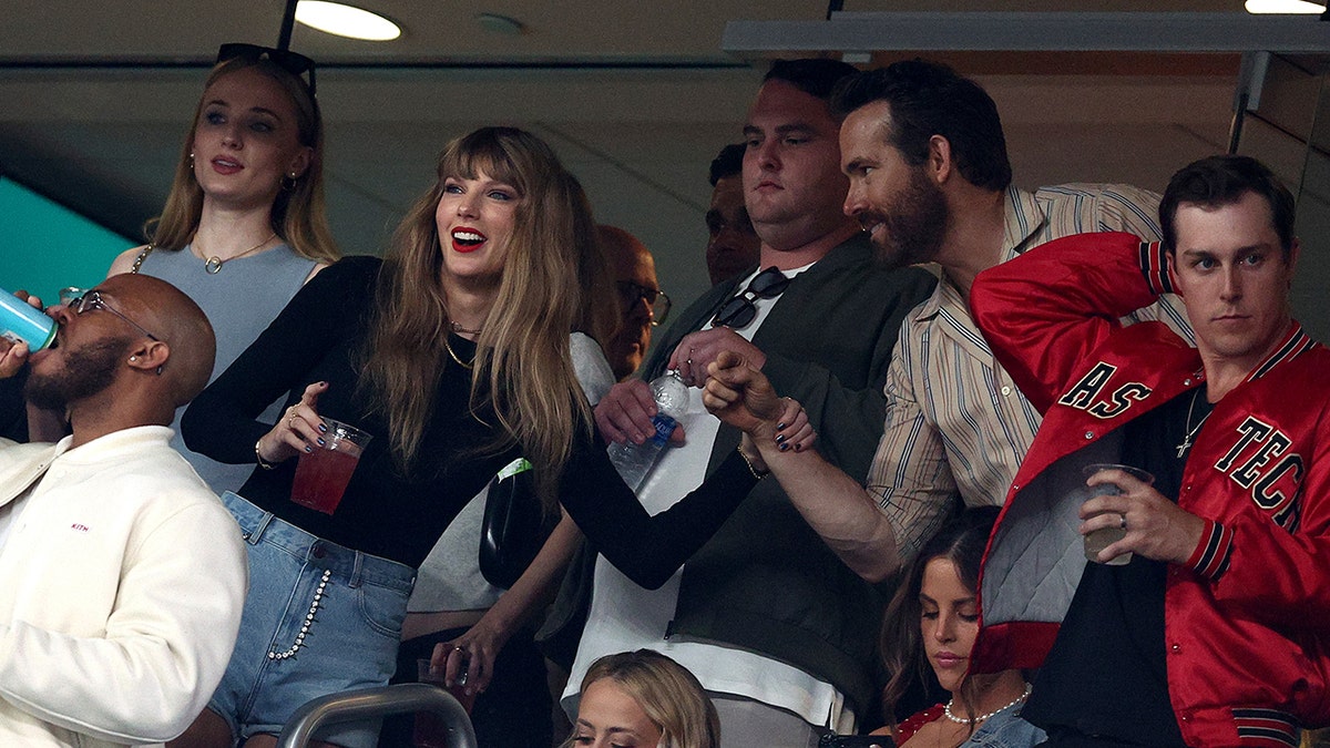 Sophie Turner watches New York Jets vs. Kansas City Chiefs