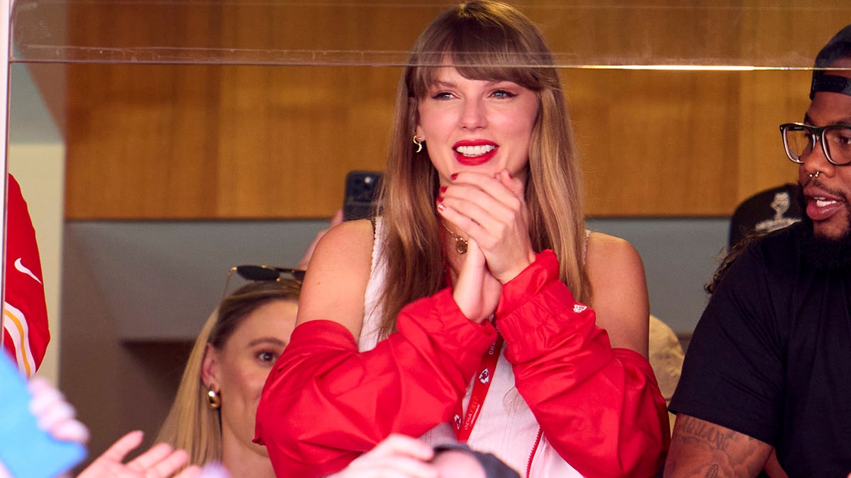 Taylor Swift at Chiefs game