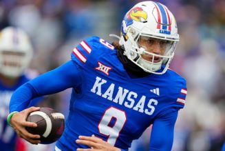 Kansas pulls off upset over No. 6 Oklahoma with late heroics